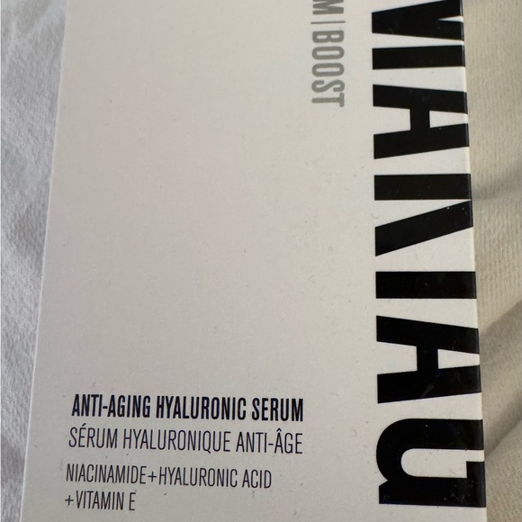 Anti-Aging Hyaluronic Serum - White